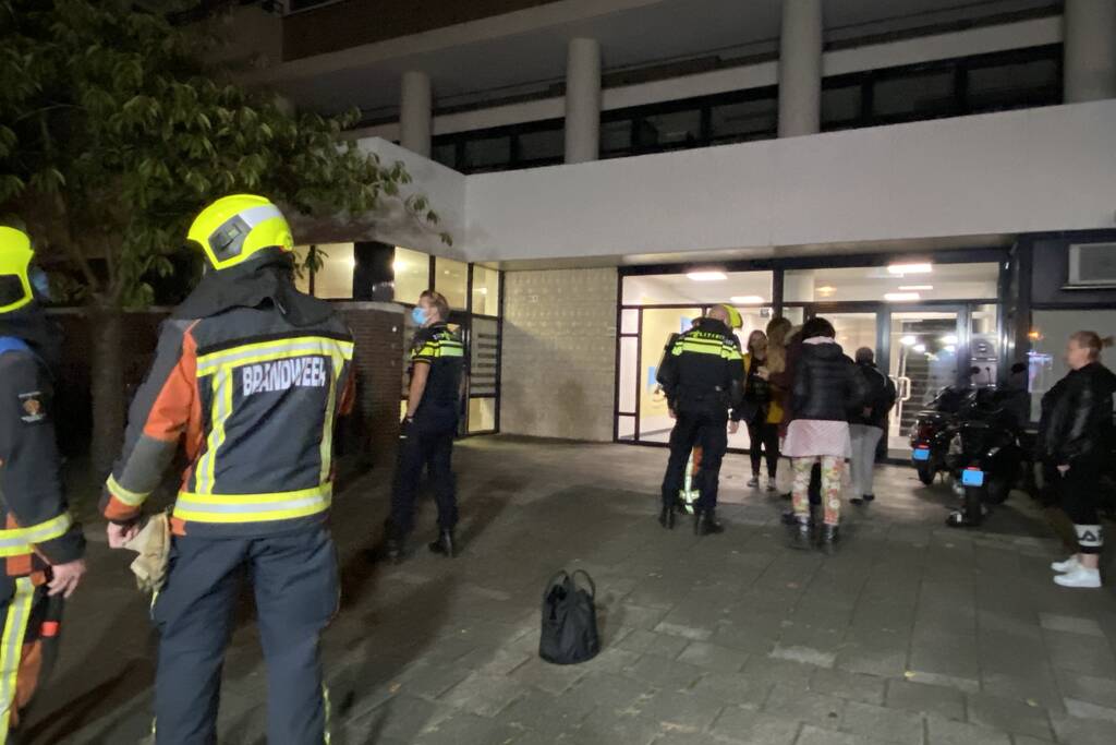 Meerdere bewoners geëvacueerd bij brand in appartementencomplex