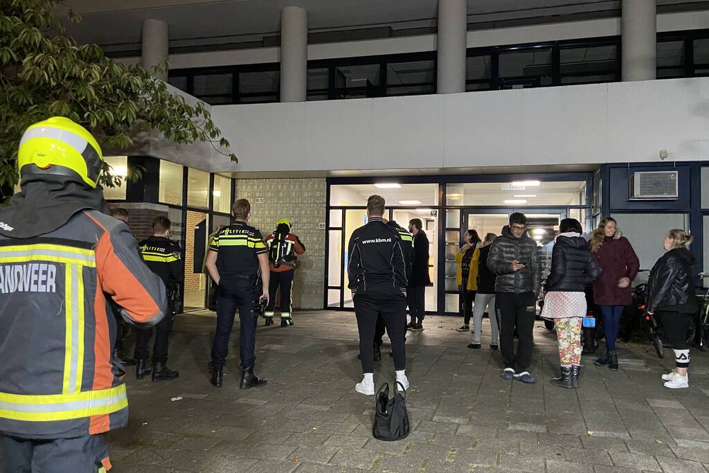 Meerdere bewoners geëvacueerd bij brand in appartementencomplex