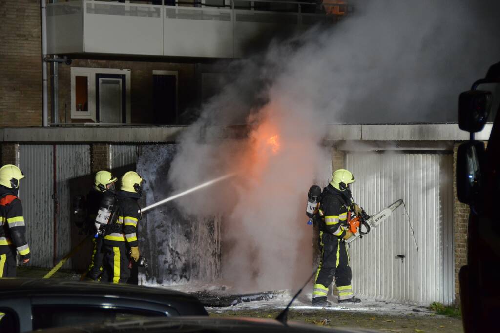 Uitslaande brand in garagebox