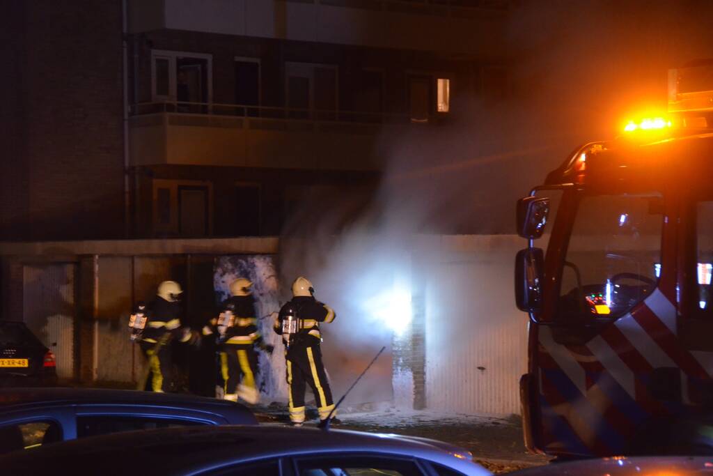 Uitslaande brand in garagebox