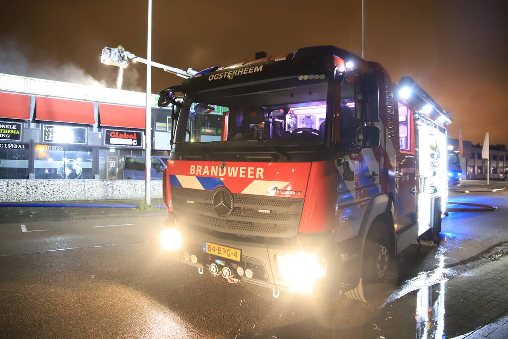 Grote brand in bedrijfspand