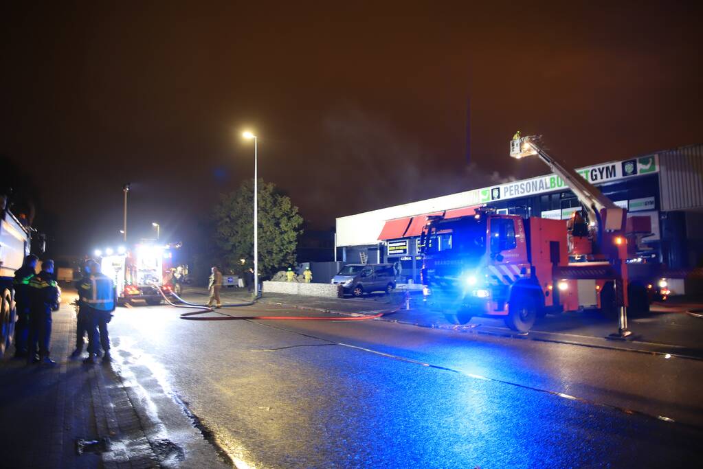 Grote brand in bedrijfspand