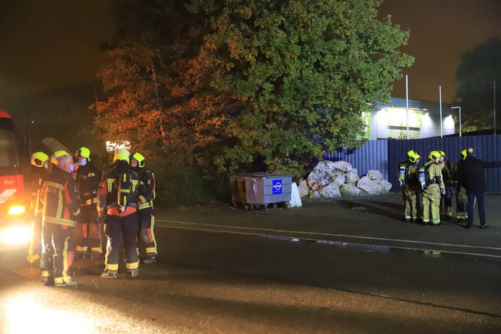 Grote brand in bedrijfspand