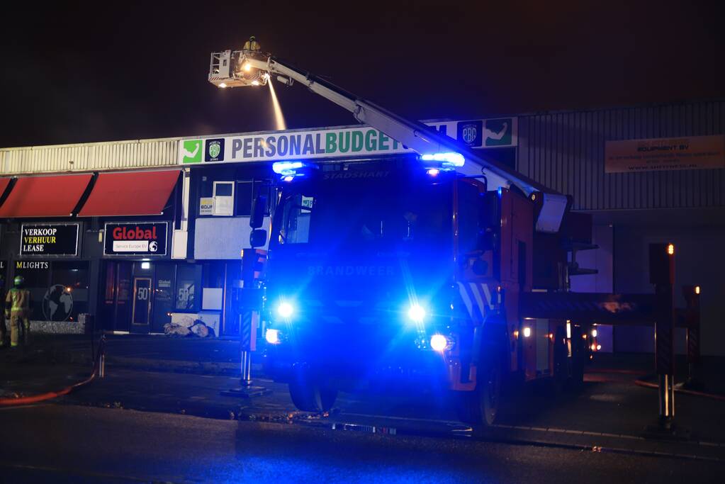 Grote brand in bedrijfspand