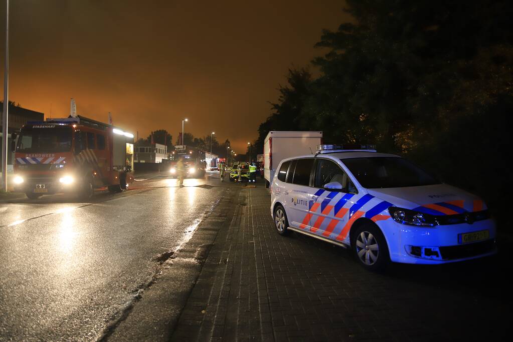 Grote brand in bedrijfspand