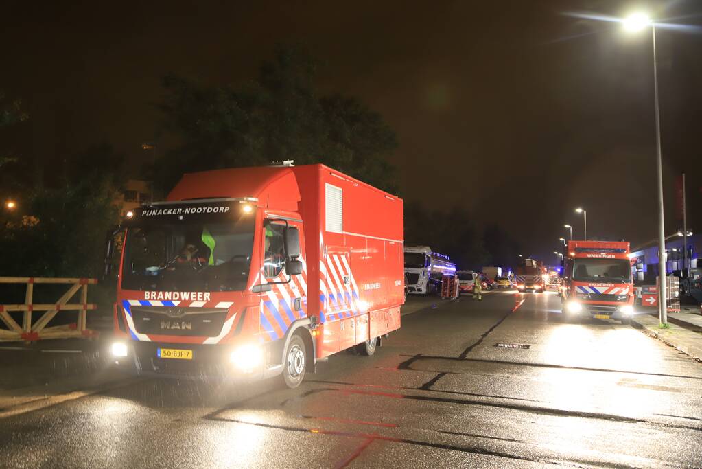 Grote brand in bedrijfspand