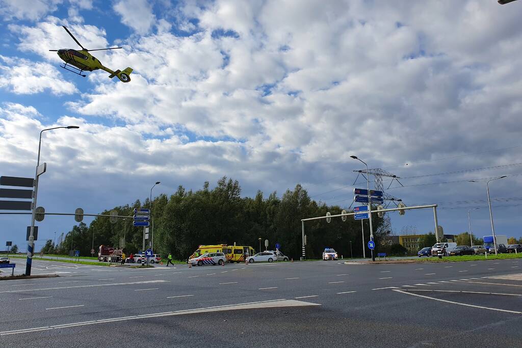 Brommerrijder raakt gewond na ongeval op kruising