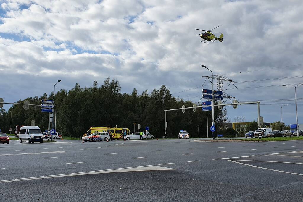 Brommerrijder raakt gewond na ongeval op kruising