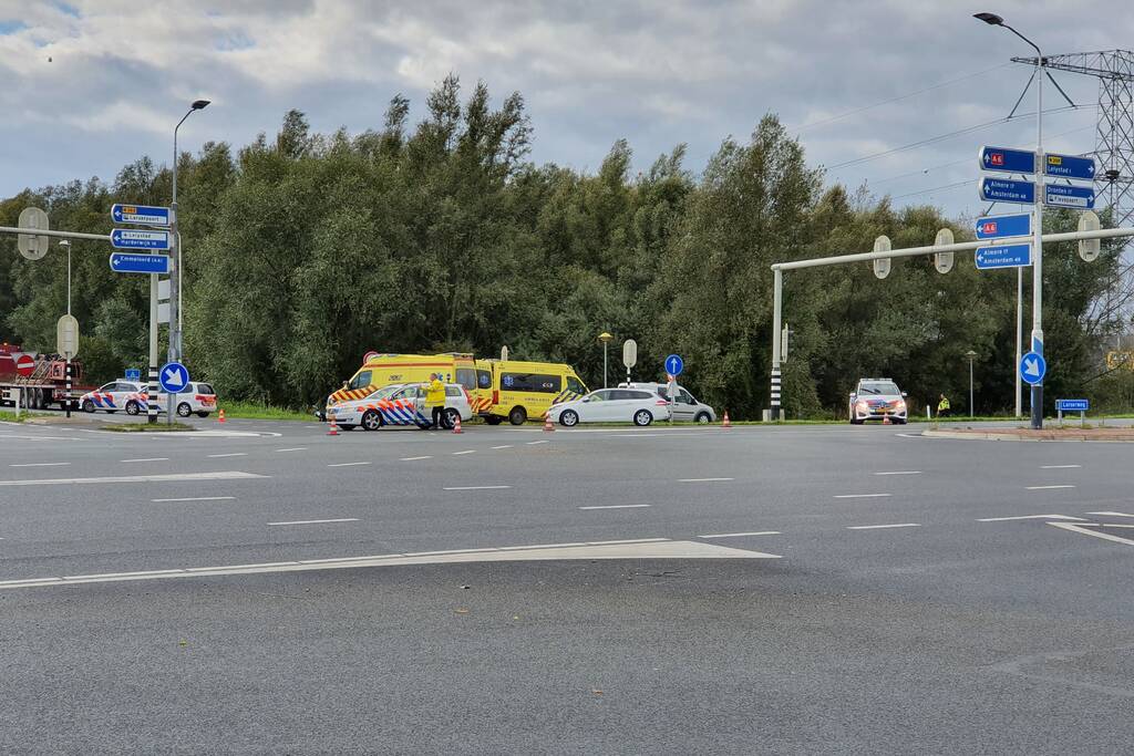 Brommerrijder raakt gewond na ongeval op kruising