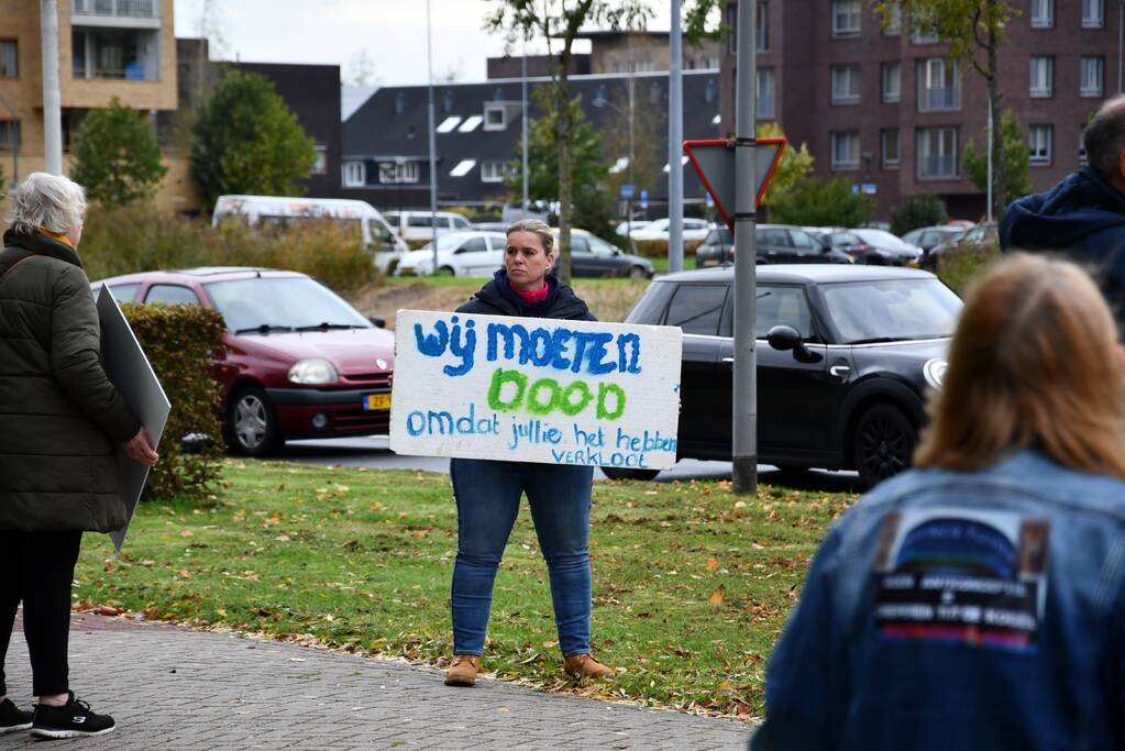 Demonstratie tegen slachten konikpaarden en heckrunderen Oostvaarderplassen
