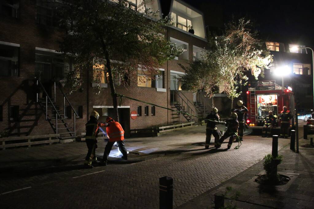 Boom dreigt op woningen te vallen