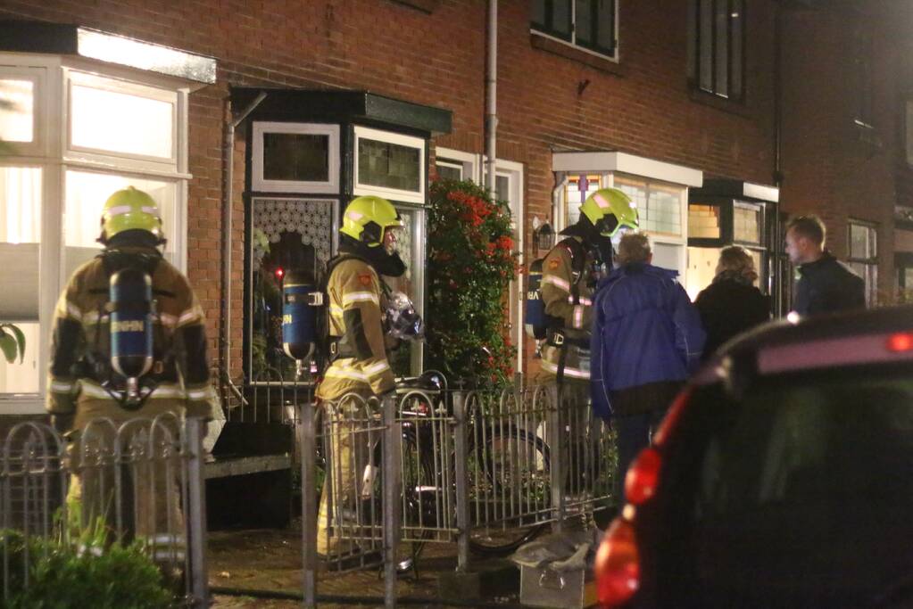 Brand in schoorsteen van woning