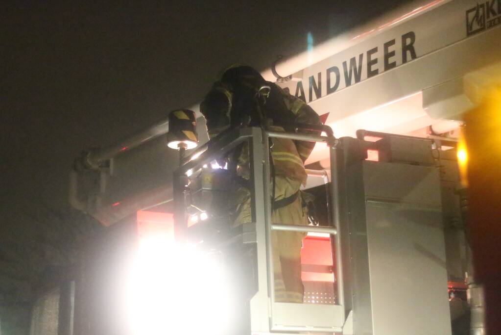 Brand in schoorsteen van woning