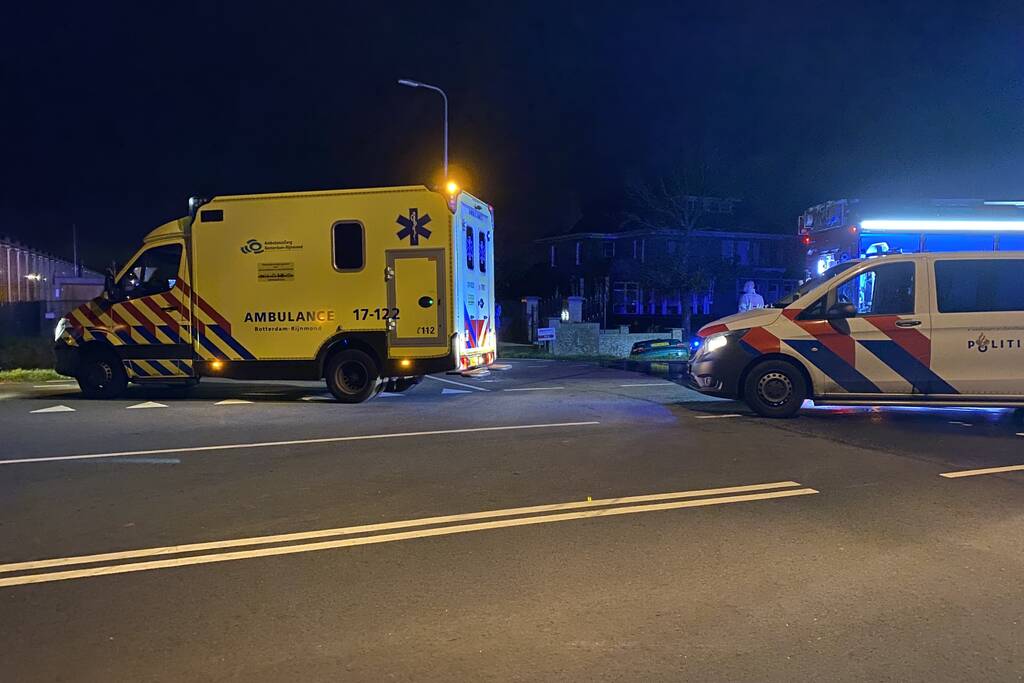 Auto raakt te water, inzittende gevlucht