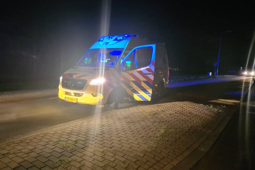 Auto raakt te water, inzittende gevlucht