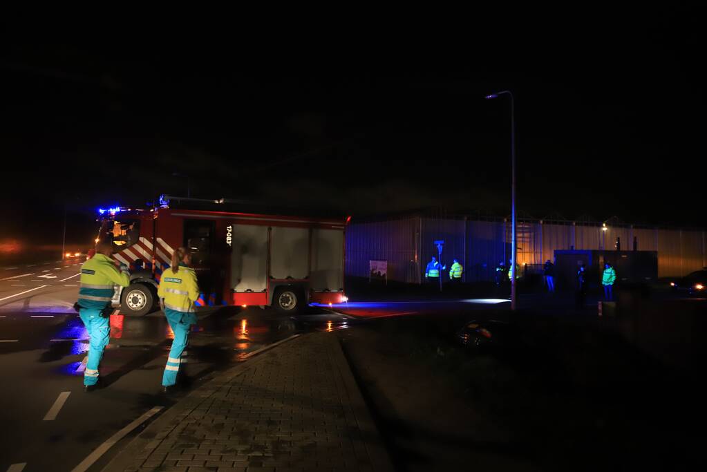 Auto raakt te water, inzittende gevlucht