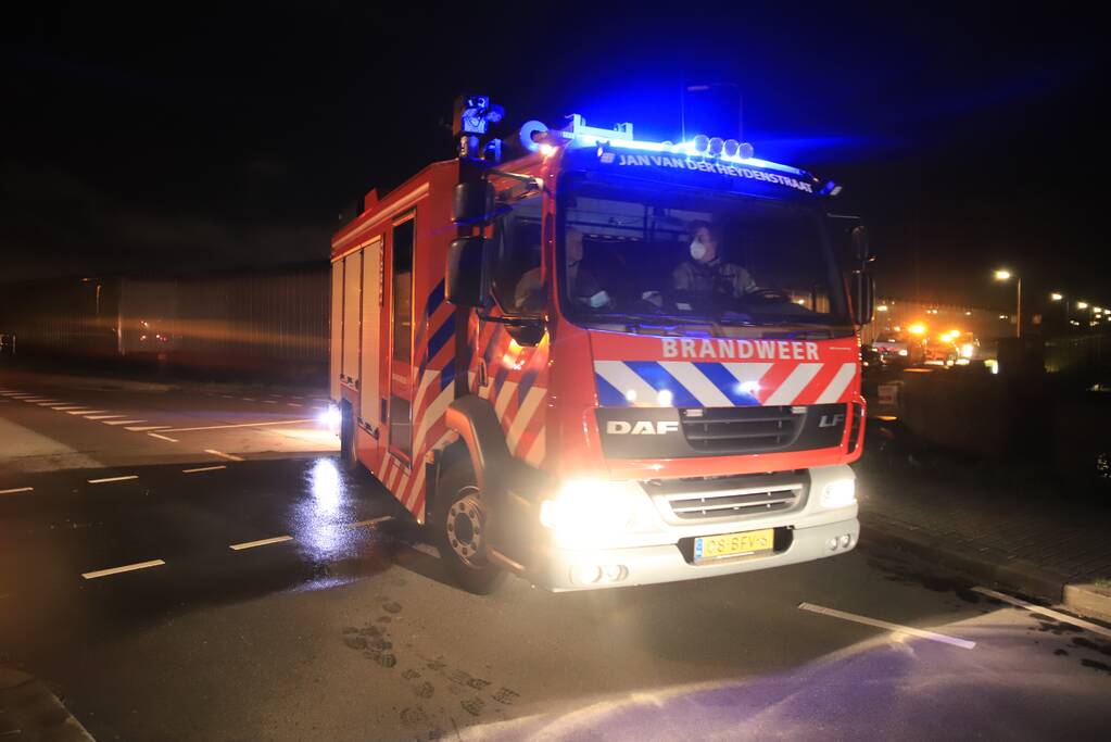 Auto raakt te water, inzittende gevlucht