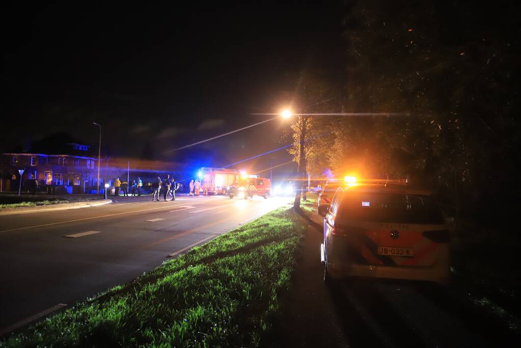 Auto raakt te water, inzittende gevlucht
