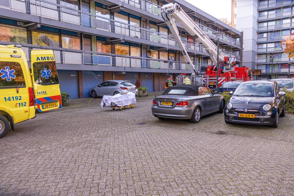 Traumahelikopter landt voor incident in flatwoning
