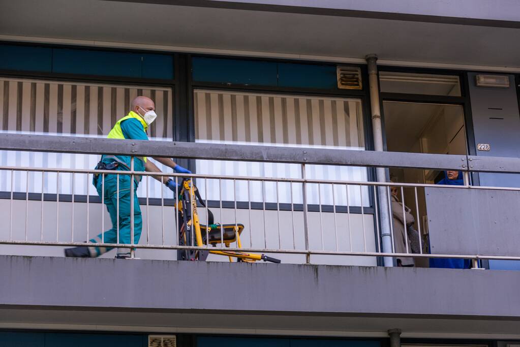 Traumahelikopter landt voor incident in flatwoning