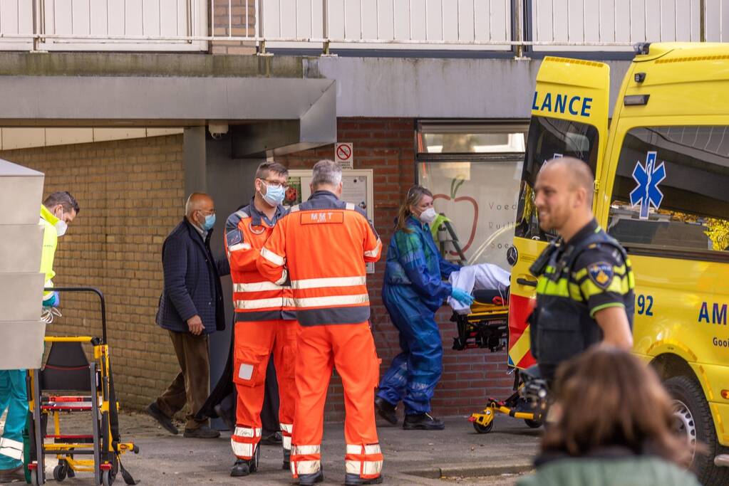 Traumahelikopter landt voor incident in flatwoning