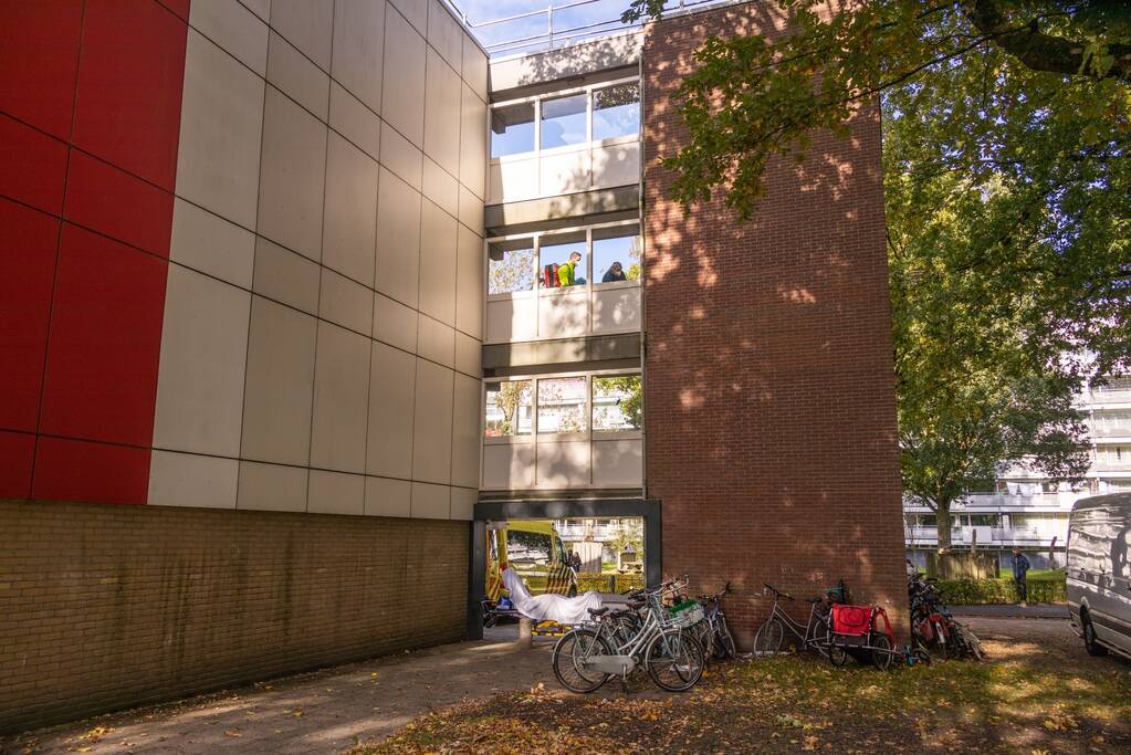 Traumahelikopter landt voor incident in flatwoning