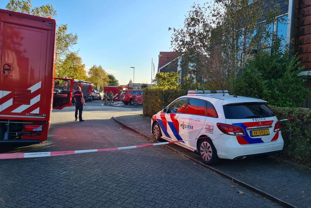 Grote brand in dak van woning