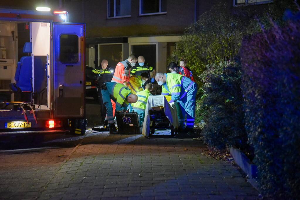 Man zwaargewond bij steekpartij