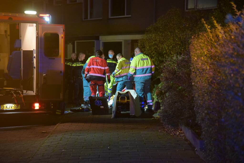 Man zwaargewond bij steekpartij