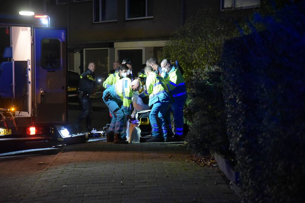 Man zwaargewond bij steekpartij