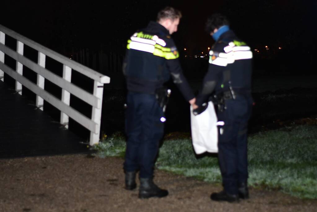 Grote zoekactie na aangetroffen kledingstukken