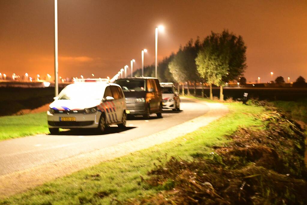 Grote zoekactie na aangetroffen kledingstukken