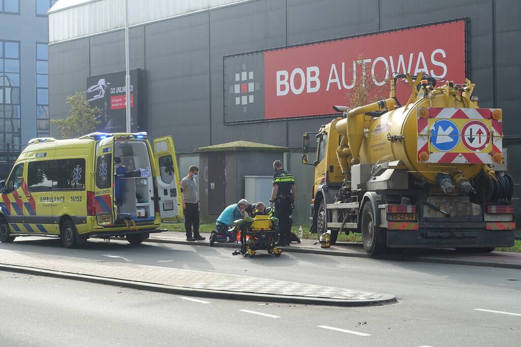 Wegwerker gewond door aanrijding