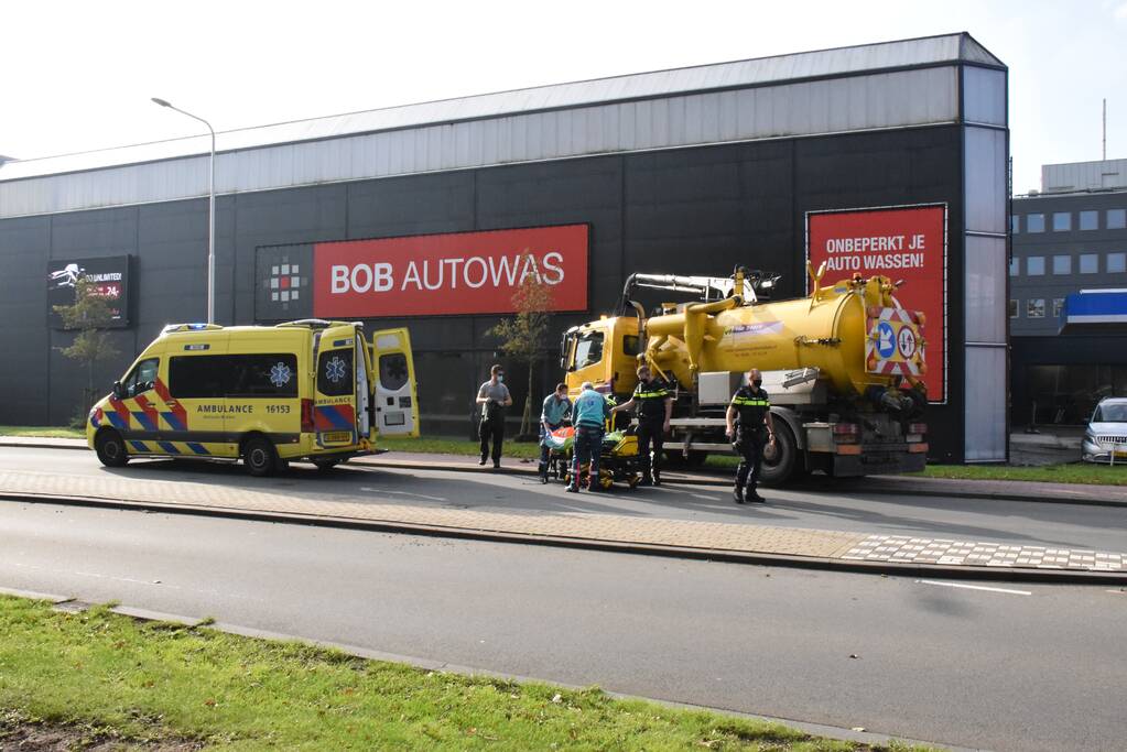 Wegwerker gewond door aanrijding