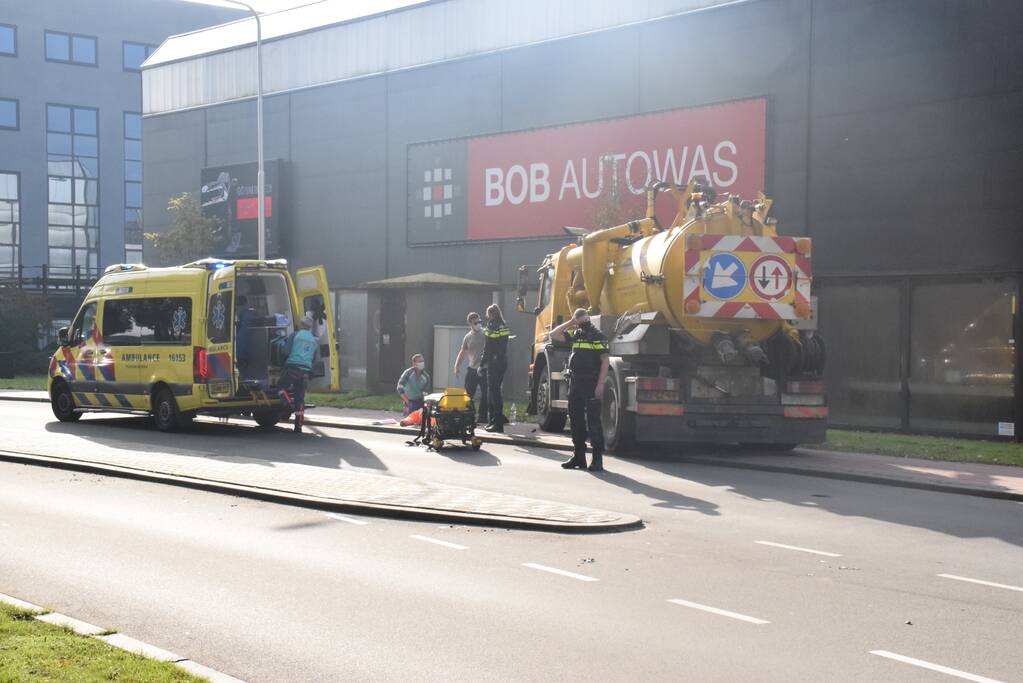 Wegwerker gewond door aanrijding