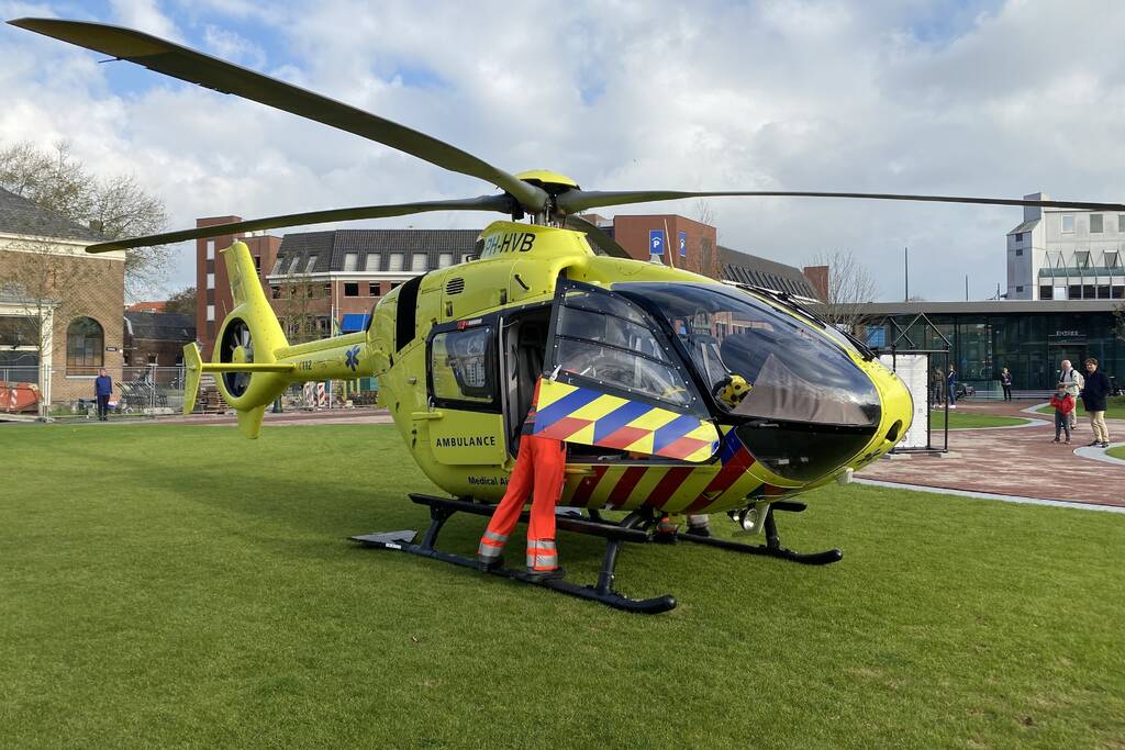Traumahelikopter landt voor ongeval in huis