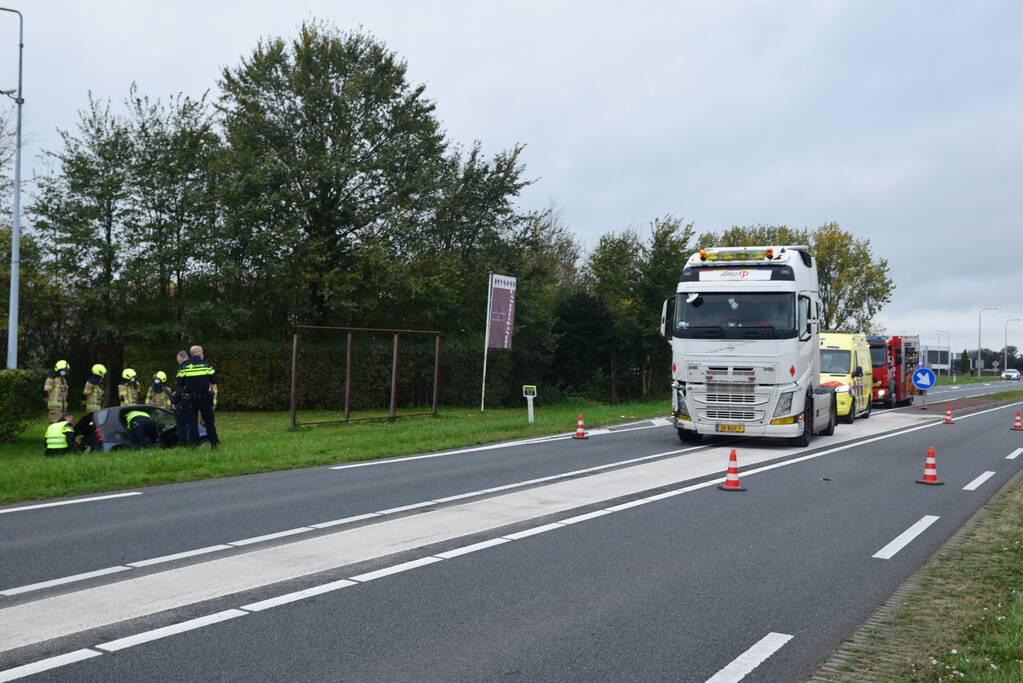 Gewonde bij aanrijding tussen personenauto en vrachtwagen