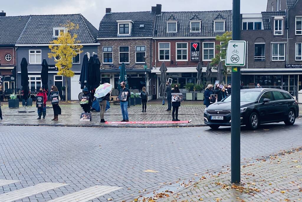 Demonstratie tegen varkenswinkel Oijink