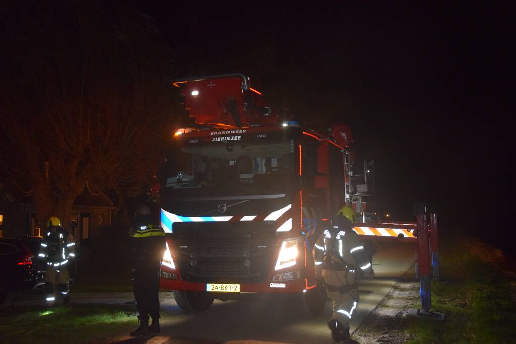 Openhaard zorgt voor beginnende dakbrand