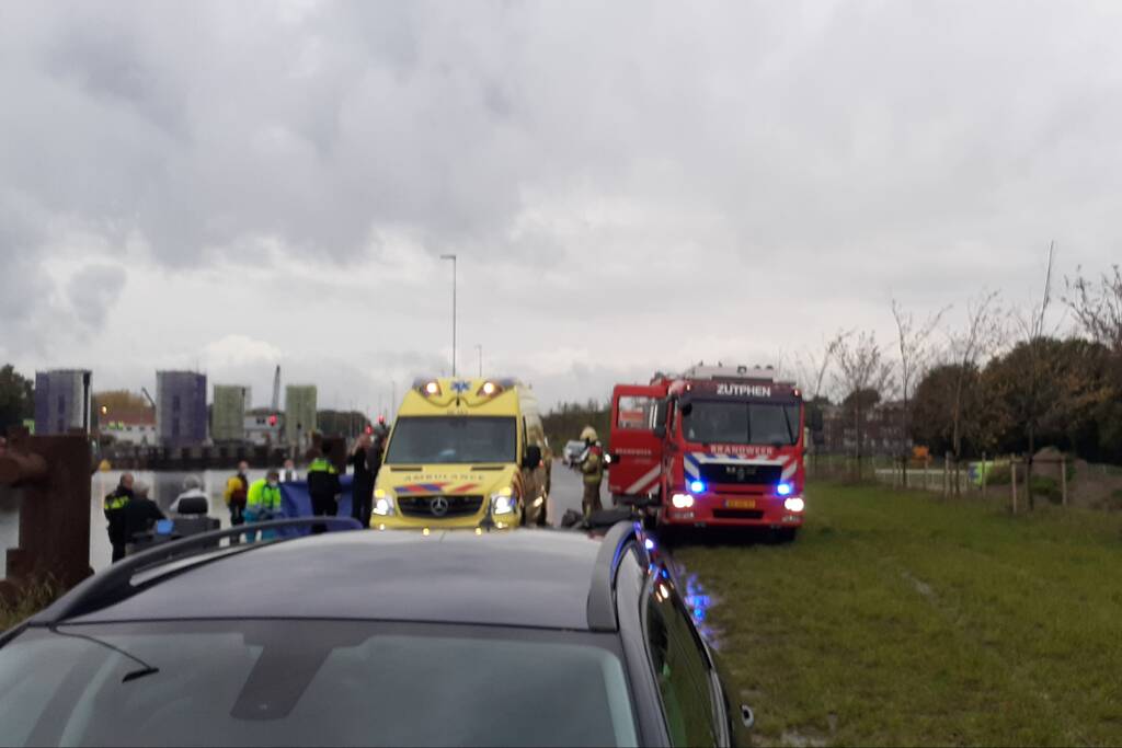 Man overleden na te water raken in Twentekanaal
