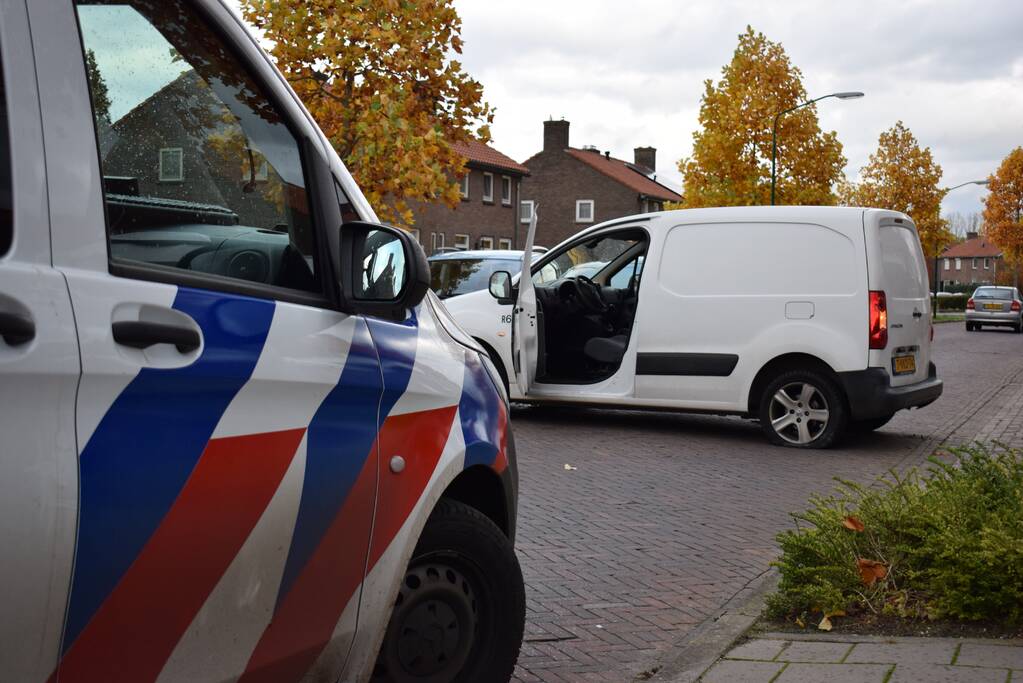 Drie voertuigen betrokken bij aanrijding op kruising