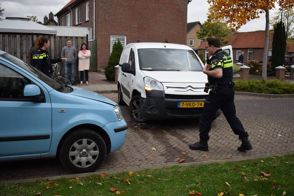 Drie voertuigen betrokken bij aanrijding op kruising