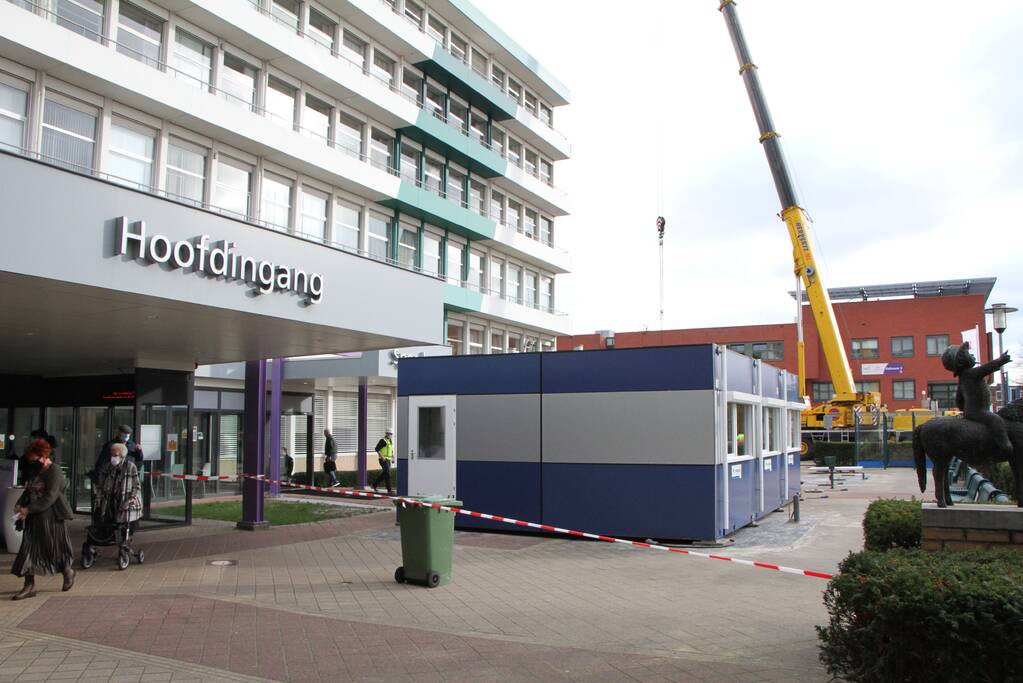 Units geplaatst bij Sint Jans Gasthuis voor toestroom coronapatiënten