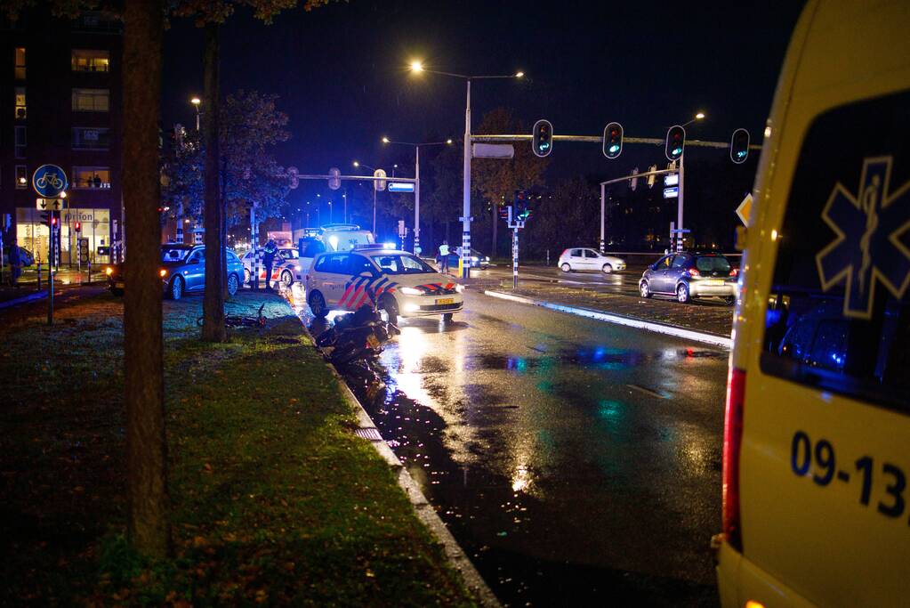 Twee gewonden bij aanrijding tussen motor en fiets