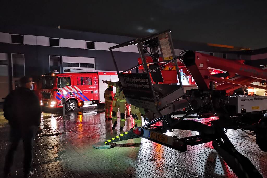 Twee personen vast in hoogwerker