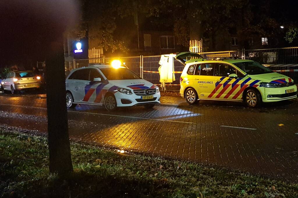 Twee auto's lopen schade op na botsing