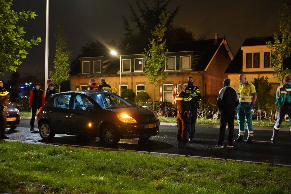 Ruiten van auto ingeslagen nadat bestuurder niet reageert