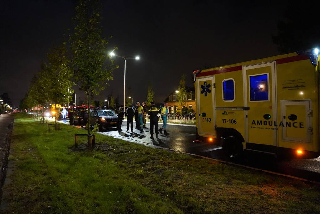 Ruiten van auto ingeslagen nadat bestuurder niet reageert