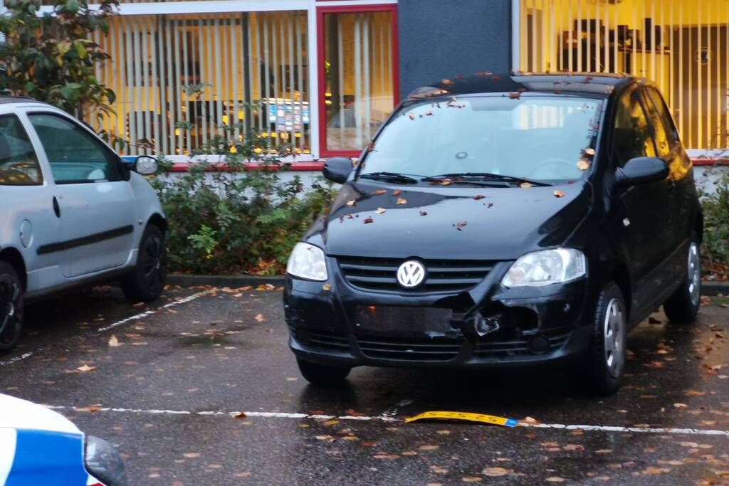 Schade na aanrijding tussen twee auto's