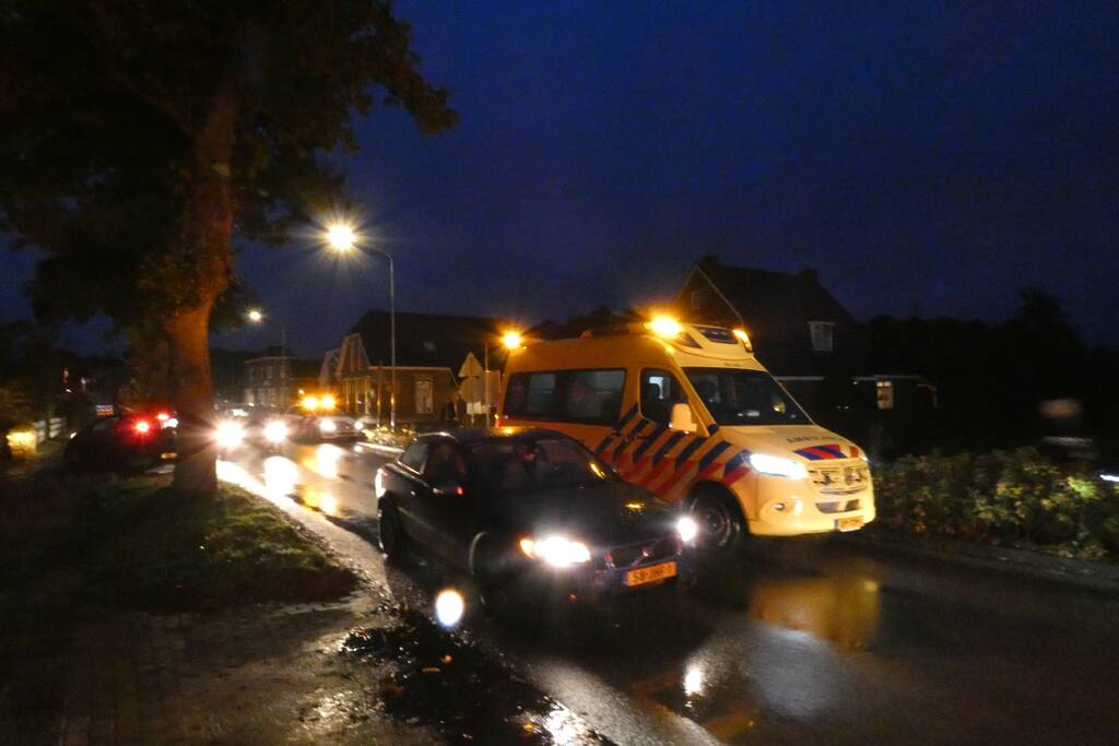 Gewonde bij aanrijding tussen scooter en fiets